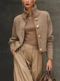 Josephine – Elegante Strickjacke in Braun