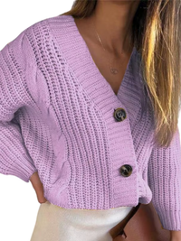 THELMA – DER GROBE STRICKCARDIGAN MIT ZOPFMUSTER & CHARAKTER in Violett