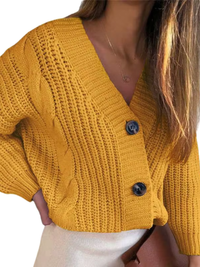 THELMA – DER GROBE STRICKCARDIGAN MIT ZOPFMUSTER & CHARAKTER in Gelb