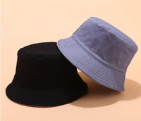 Wendbarer Bucket Hat für den Sommer mit zwei Styles in einem in Grau