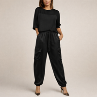 Clara | Lässiges Satin Cargo Set in Schwarz