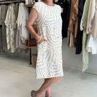 Elena | Auffälliges Sommerkleid mit Rundhalsausschnitt in Weiß