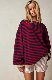 Amelia - Gestreifter Pullover In Übergröße in Schwarz & Rot