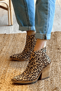 Sabine™ - Elegante Cowboystiefel in Leopard