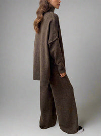 Damen Turtleneck Lounge Set mit Weitbein-Hosen in Braun