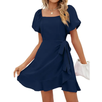 Donna - Mini-Kleid mit quadratischem Ausschnitt, Puffärmeln und Gürtelschärpe in Blau