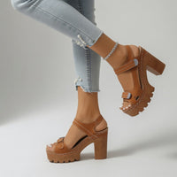 Ria | Markante Stiefelette in Braun