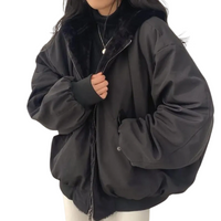 Caitlin | Damen Winterjacke mit Kapuze und Taschen in Schwarz