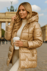 Nolwen | Stylischer Wintermantel mit Kapuze und Wattierung in Beige