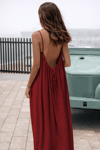 Luna | Backless Maxi-Kleid für Sommerabende in Weinrot