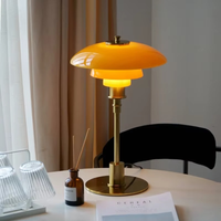 Dänische Designer-LED-Tischleuchte in Bernsteingold