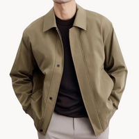 Lukas | This Vielseitige Herrenjacke aus robustem Material in Khaki