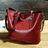 Elegante Damen-Umhängetasche aus funktionalem Leder in Rot