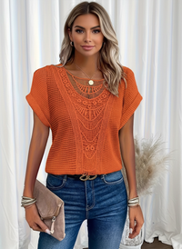 Elegante Spitzenbluse mit Rundhalsausschnitt und kurzen Ärmeln – Isabella in Orange