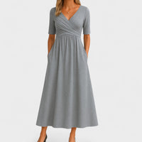 Elegantes Midikleid für Frauen - V-Ausschnitt, Ellbogenlange Ärmel, Praktische Taschen in Grau