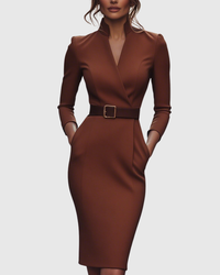 Elegantes Midikleid mit Wickelausschnitt für Damen - Vielseitig und Stilvoll in Ziegelrot