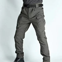 Robuste und wasserabweisende Herren-Outdoorhose in Grau