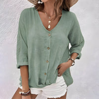 Lässige Damenbluse mit Knöpfen – Elegante Bluse für den Sommer, V-Ausschnitt, Entspannte Rollärmel, Vielseitig kombinierbar in Grün