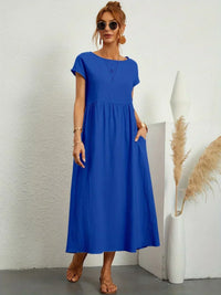 Gabrielle | Fließendes Midi-Kleid zeitloser Eleganz in Himmelblau