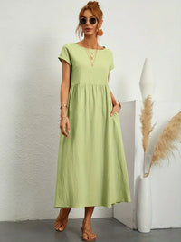 Gabrielle | Fließendes Midi-Kleid zeitloser Eleganz in Mintgrün