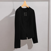 Damen Kurzblazer im minimalistischen Fit mit Perlen-Knopfbesatz und taillierter Schnitt Nord Taschen in Schwarz