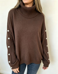 Mara | Damen Oversized Langarm-Turtleneck-Pullover mit Knöpfen in Kaffee