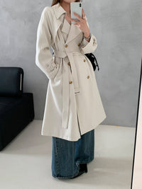 Damen Kastenförmiger Midilanger Trenchcoat mit weichem Fall und verstellbaren Manschetten Nord Taschen in Ecru