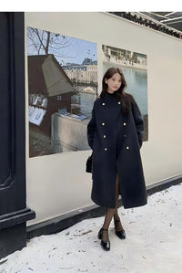 Damen Oversize Wollmix-Mantel mit doppelreihiger Knopfleiste, Stehkragen und überschnittener Schulter Nord Taschen in Schwarz