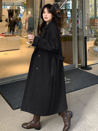 Damen Lang geschnittener Wollmix-Trenchcoat mit Taillenband und kastiger Schulterpartie Nord Taschen in Schwarz