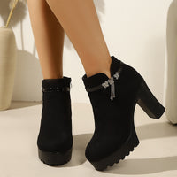 Damen Stiefeletten mit Glitzer-Detail und rutschfester Sohle in Schwarz