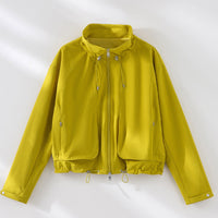 Damen Leichte Kurzjacke mit hohem Kragen, Tunnelzug und aufgesetzten Taschen Nord Taschen in Senfgrünes Oberteil