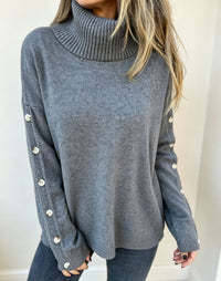Mara | Damen Oversized Langarm-Turtleneck-Pullover mit Knöpfen in Grau