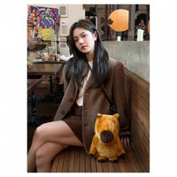 Damen Plüsch-Capybara-Umhängetasche mit Kuscheltier-Design Nord Taschen in Bildfarbe
