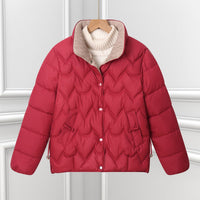 Damen kurze Steppjacke mit Bogensteppung und Druckknopfblende in Rot