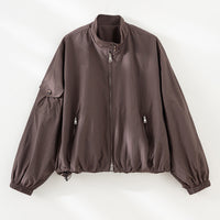 Damen Kurze technische Bomberjacke im Oversize‑Stil mit Ärmeltasche und Zwei‑Wege‑Reißverschluss Nord Taschen in Kaffeebraun