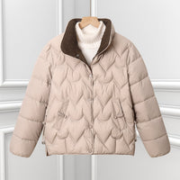 Damen kurze Steppjacke mit Bogensteppung und Druckknopfblende in Khaki