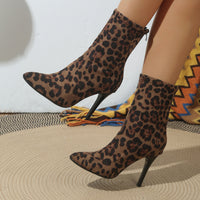 Damen Stiefeletten aus Wildleder mit Leopardenmuster und hohem Absatz in Leopardenmuster