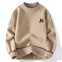 Nathanael - Minimalistischer Stil für den Winter in Beige