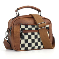 CHESSMATE Schultertasche | Moderner, Kompakter Style mit Schachbrettmuster in Braun