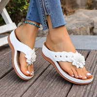 Amelie™ Keilsandalen Mit Blumenapplikation Und Breiten Riemen in Weiß