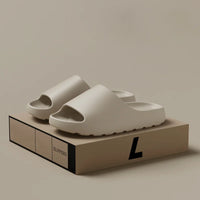 Bequeme weiche Sandalen in Beige