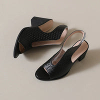 Mirelle™-Sandale mit Strukturierter Oberfläche und Umschließendem Design in Schwarz