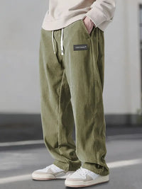 Anton | Locker geschnittene Cordhose Herren lässig in Grün