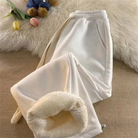 Aria Fleece-Lined Lounge Pants in Weiß