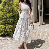 Elorien™ Kleid Mit Zarter Spitze und Fließender Passform in Weiß