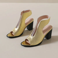 Mirelle™-Sandale mit Strukturierter Oberfläche und Umschließendem Design in Gold