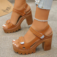 Bellatrix™ Plateau-Sandalen Mit Blockabsatz und Verstellbaren Riemen in Braun