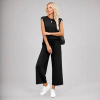 Aya™ Set Tanktop mit markanter Schulterpartie und Cropped Hose mit Kordelzug in Schwarz