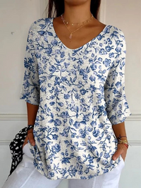 Genesis | Damen Pullover mit kleinen blauen Blumenmuster in Mehrfarbig