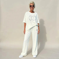 Urban Eleganz™ Zweiteileraus Comfort-Maschenware mit eleganten Kristalldetails in Weiß